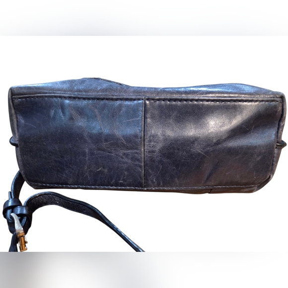 Tommy Bahama - Ipis Distressed Navy Blue Leather Crossbody Bag - Picture 9 of 10